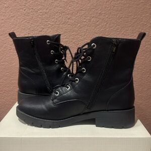 Sun & Stone Frankieep Women’s Black Lace-Up Zipped Ankle Boots, Size 8.